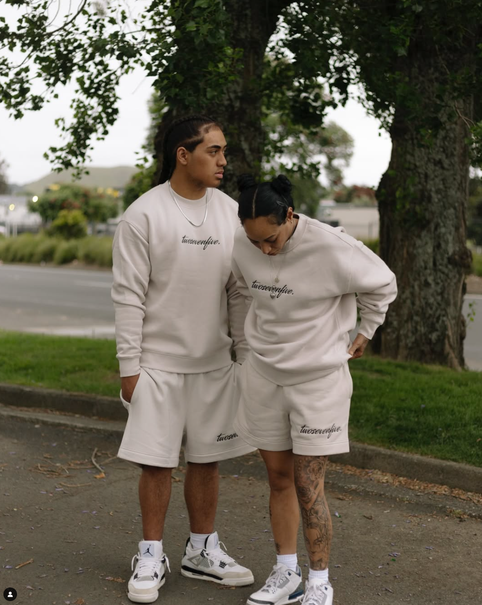 CREWNECKS & HOODIES