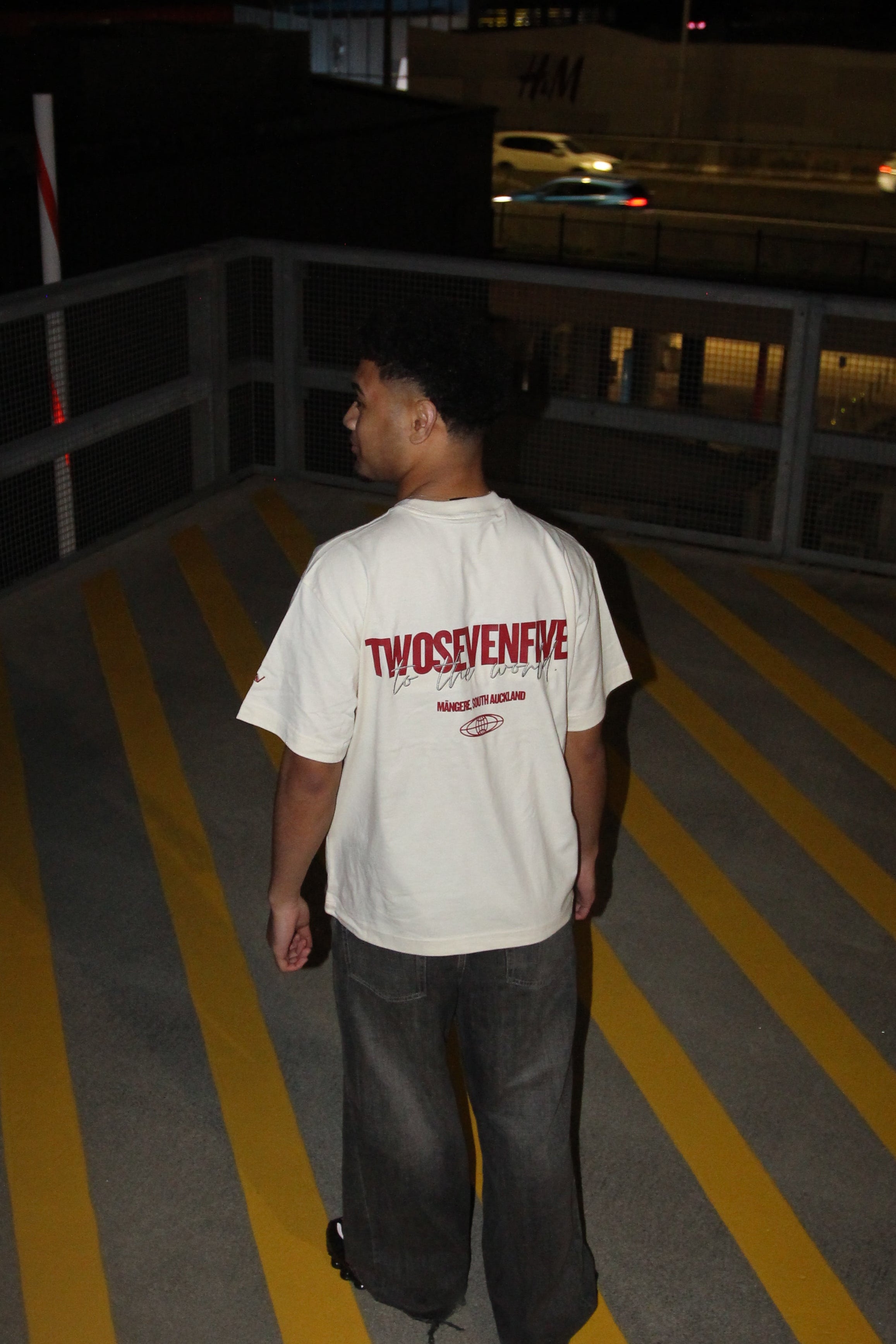 NEW!! Twosevenfive. Essential T-Shirt Off White/Maroon