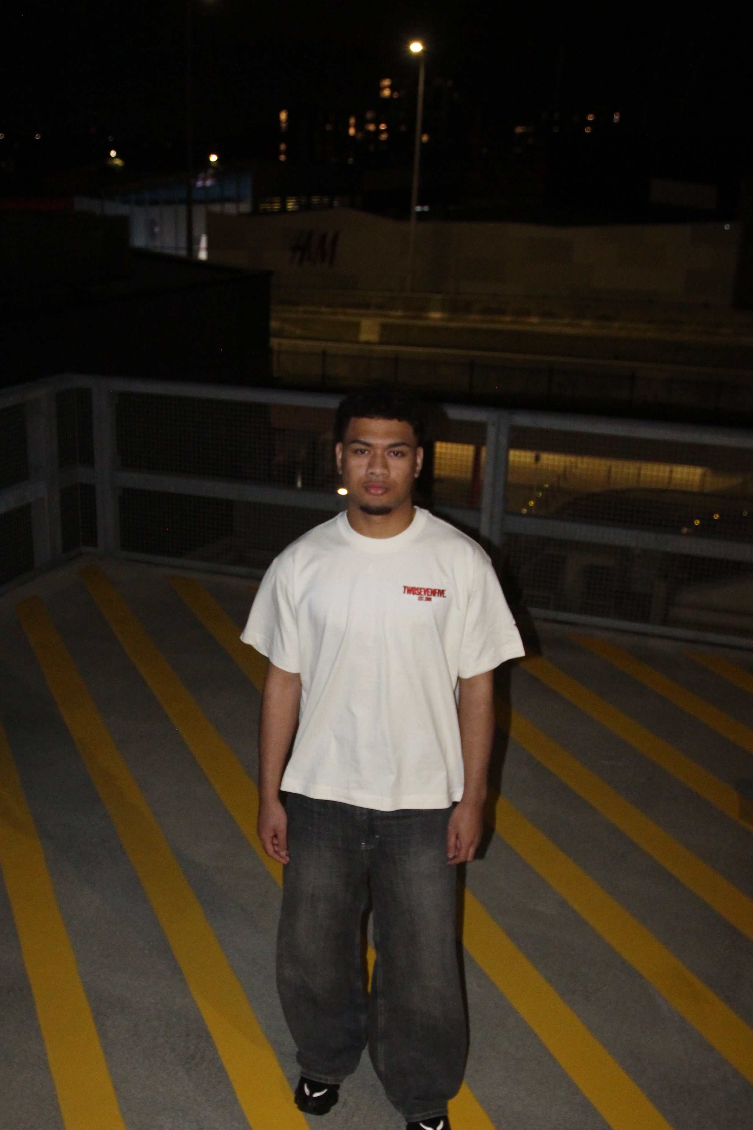 NEW!! Twosevenfive. Essential T-Shirt Off White/Maroon