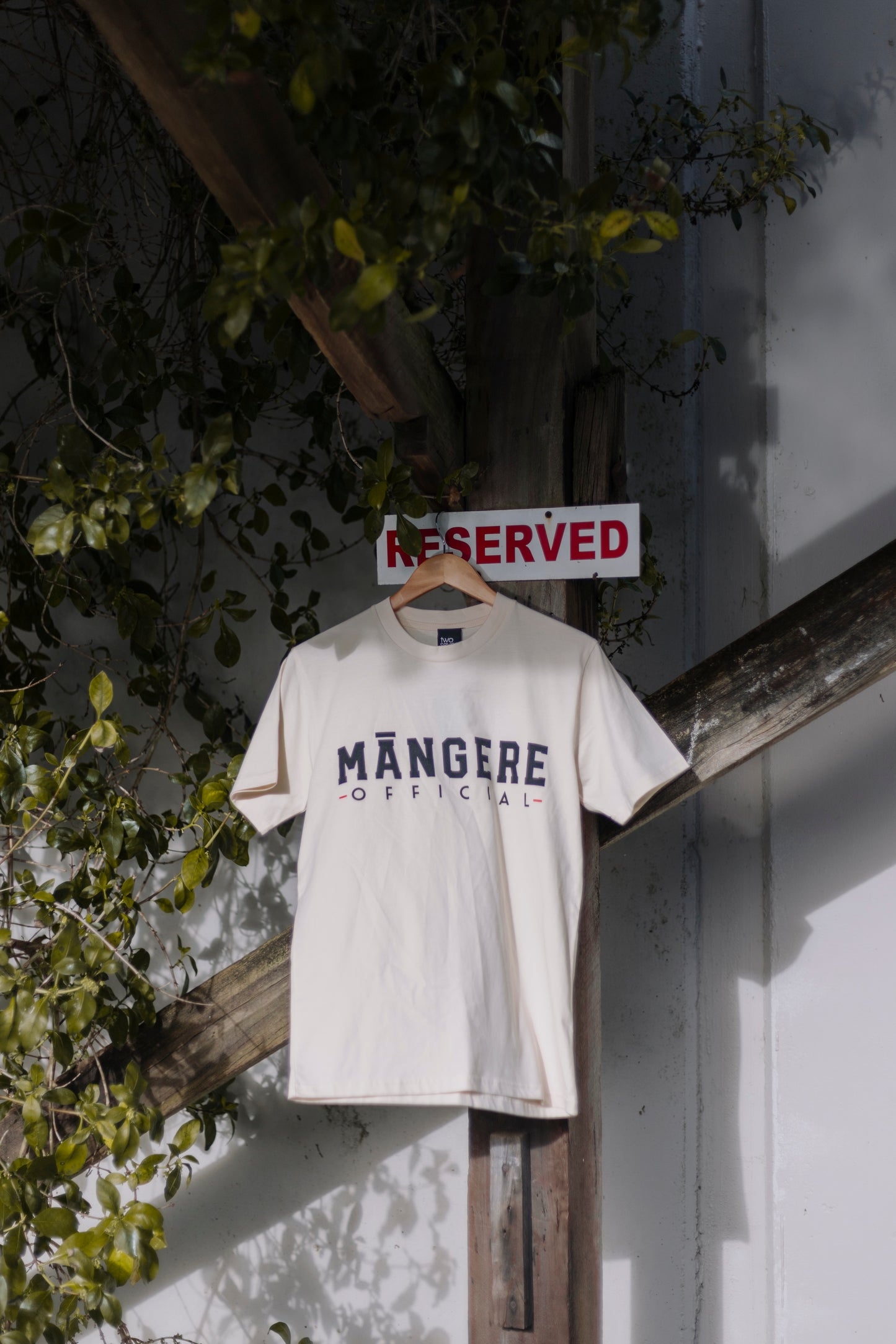 Māngere Official Off-White T-Shirt – twosevenfive