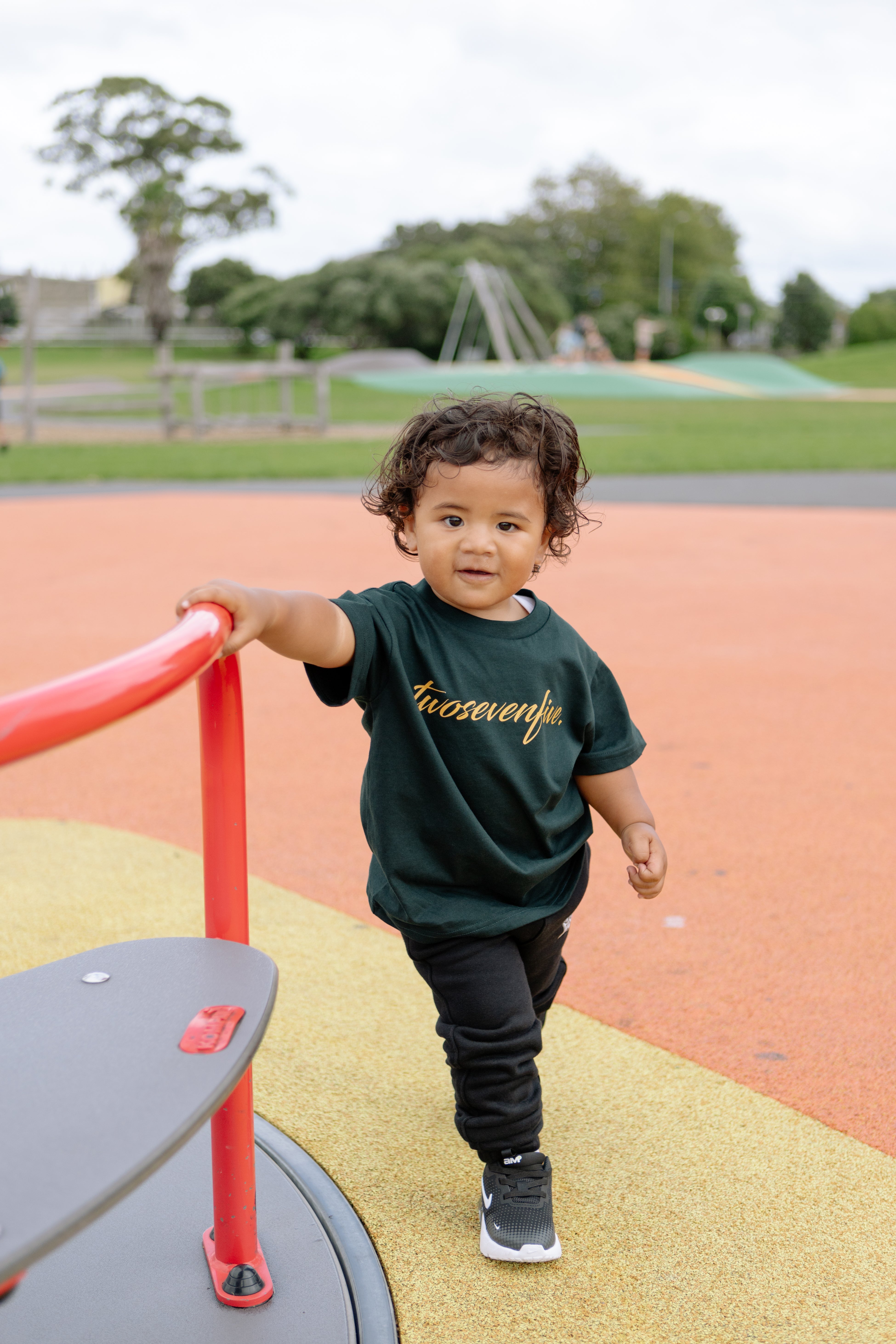 NEW!! Twosevenfive. Script Logo Kids Tee - Pine Green/Orange